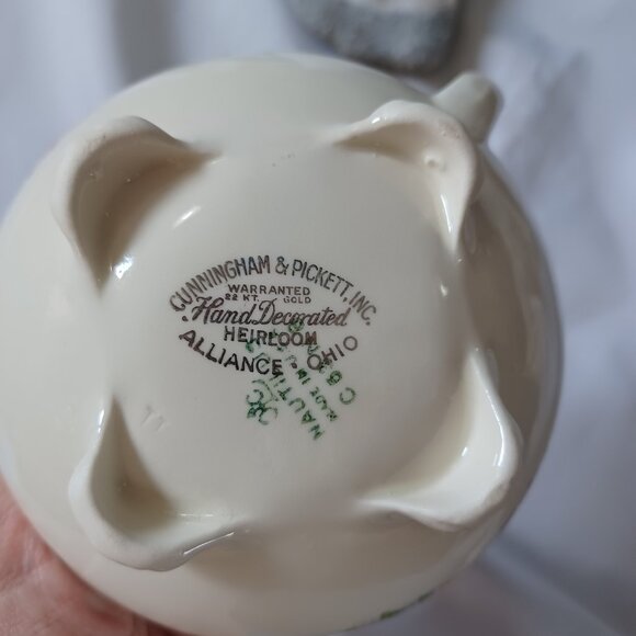 Homer Laughlin Cunningham Pickett Nautilus Footed Creamer Needlepoint Gold Rim - Picture 7 of 7